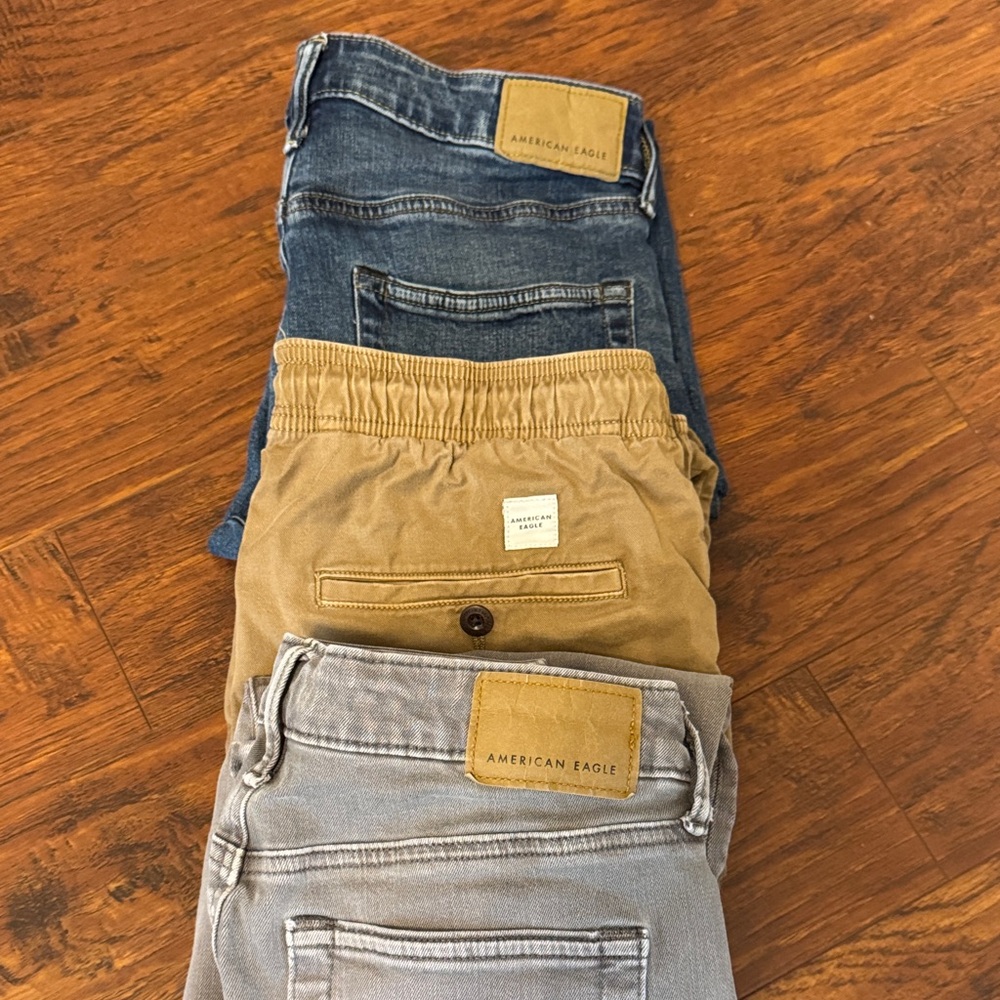 👖THREE PAIR***   American Eagle Outfitters Men’s airflex 28x32